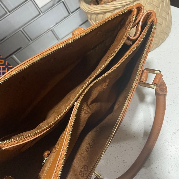Tory Burch Robinson Double Zip Tote - Picture 10 of 13